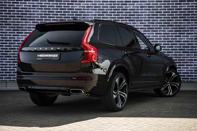 Volvo XC90 B5 AWD R-Design | GRIJS KENTEKEN | Luchtvering | Navi | Trekhaak | Head-up Display | Schuif-/Kanteldak | Elek. Stoelen | DAB+ radio | Adaptive Cruise | Memory | Camera | Lederen Bekleding | Zitverlenging | Getint Glas | Elek. Achterklep