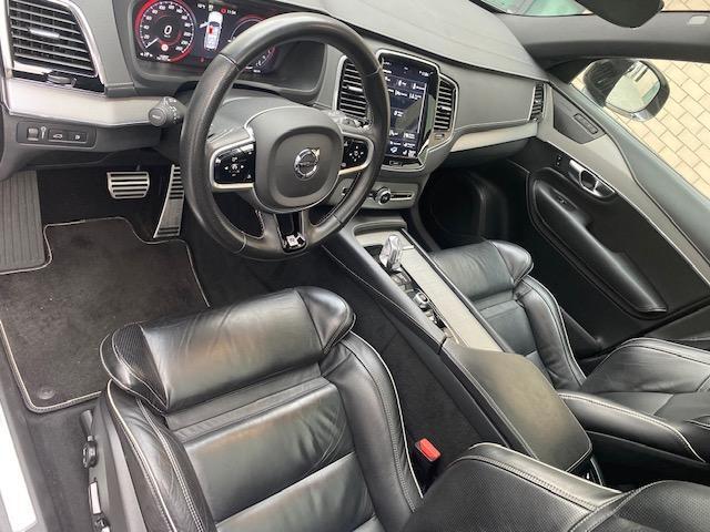 Volvo XC90 2.0 T8 Twin Engine AWD R-Design Luchtvering, Trekhaak, Black Pack, 22" LM velgen , Panoramadak, enz