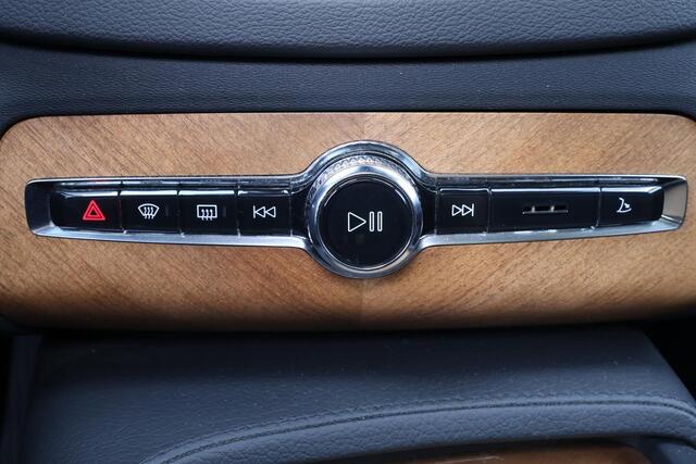Volvo XC90 T8 Recharge AWD Inscription - LONG RANGE - Panorama/schuifdak - IntelliSafe Assist & Surround - 360º Camera - Harman/Kardon audio - Adaptieve LED koplampen - Verwarmde voorstoelen, stuur & achterbank - Parkeersensoren voor & achter - Elektr. bedienb. voor