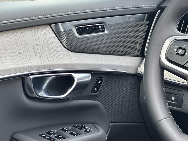 Volvo XC90 2.0 T8 Plug-in hybrid AWD Ultra Dark nieuw model/ luchtvering / stoelventilatie/ harman kardon/ trekhaak/ 21 inch