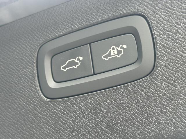 Volvo XC90 2.0 T8 Plug-in hybrid AWD Ultra Dark nieuw model/ luchtvering / stoelventilatie/ harman kardon/ trekhaak/ 21 inch