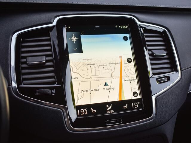 Volvo XC90 2.0 T8 RECHARGE AWD INSCRIPTION EXCLUSIVE | 7-ZITS | PANORAMADAK | LUCHTVERING | TREKHAAK | BOWERS&WILKINS | FULL-LED | INTELLISAFE LINE | COMFORT SEATS | 360 CAMERA | HEAD-UP | LUCHTVERING | TREKHAAK | 4 ZONE CLIMATE