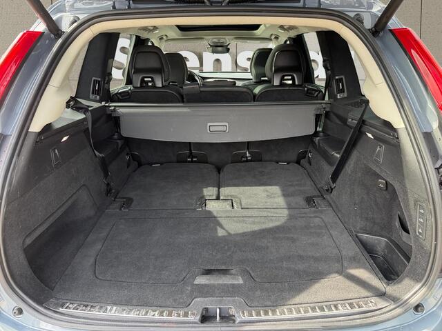Volvo XC90 2.0 T8 Recharge AWD Ultimate Dark | Luchtvering | Extra getint glas | Trekhaak | Stoelverwarming en ventilatie |