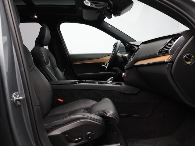 Volvo XC90 T8 AWD Twin Engine Inscription / B&W audio / Trekhaak / Luchtvering / Pano.dak / Head up displ. / Stoel- + stuurwielverwarming / Stoelverkoeling / Stoelmassage / Achterbankverwarming / Elek. verstelbare stoelen / BLIS