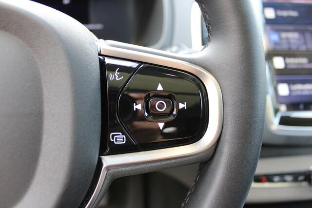 Volvo XC90 2.0 T8 Recharge AWD Ultra Dark | Panoramadak | B&W | Trekhaak | 360 Camera | Massage