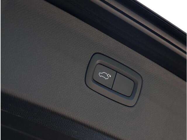 Volvo XC90 2.0 D5 AWD Momentum 235PK