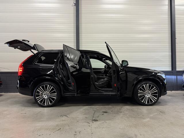 Volvo XC90 T8 Recharge AWD R-Design BLACK LONG RANGE PANO/TREKHAAK/22"/H&K/360CAMERA/HEAD-UP/ALCANTARA-LEER/MEMORY/ACC/PILOT-ASSIST/PRIVACY/NET OH BEURT GEHAD BIJ VOLVO