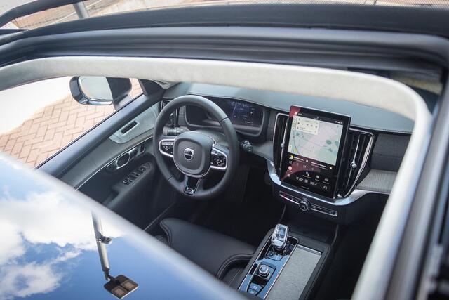 Volvo XC90 2.0 T8 Plug-in hybrid AWD Ultra Dark | Bowers & Wilkings Premium Audio | Luchtvering | 360 Camera | Head-Up | Massage + ventilatie | Extra Getint Glas | Trekhaak inklapbaar |