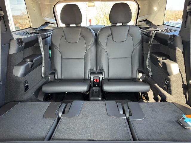 Volvo XC90 2.0 T8 Plug-in hybrid AWD Plus Dark Facelift . Nu met ¤ 24.075 korting