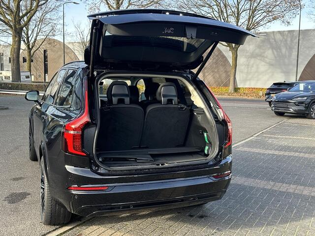 Volvo XC90 2.0 T8 Plug-in hybrid AWD Plus Dark 1000KM| VOL OPTIES!|FABRIEKSGARANTIE T/M 09-2027| PANO| MEM. STOELEN| STOEL/ STUURVERW.| 360 CAMERA| DODE HOEK | ACHTERBANK VERWARMD|