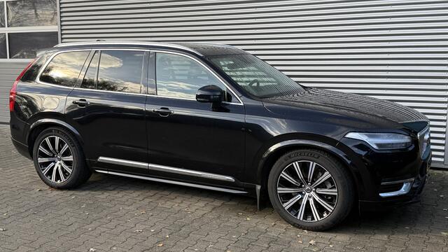 Volvo XC90 2.0 T8 AWD 287kW/390pk Aut8 Twin Engine Inscription 7P LUCHTVERING + PANORAMADAK + HARMAN/KARDON + ADAPT.CRUISE + 360 CAMERA + PILOT ASSIST + STOEL-&STUURVERWARMING + EL.TREKHAAK + HEAD-UP + BLIS + LANE ASSIST + PARKSENSOREN + 20" LM-VELGEN!!