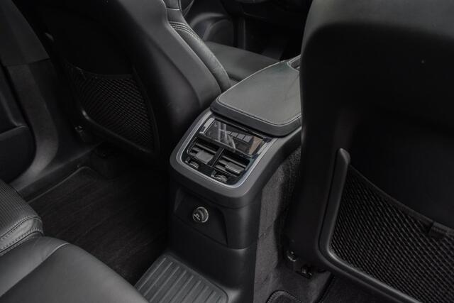 Volvo XC90 2.0 T8 Twin Engine AWD Inscription R-Design 7-Pers. / Standkachel / Luchtvering/ Virtual Cockpit/ Panoramadak/ Trekhaak/