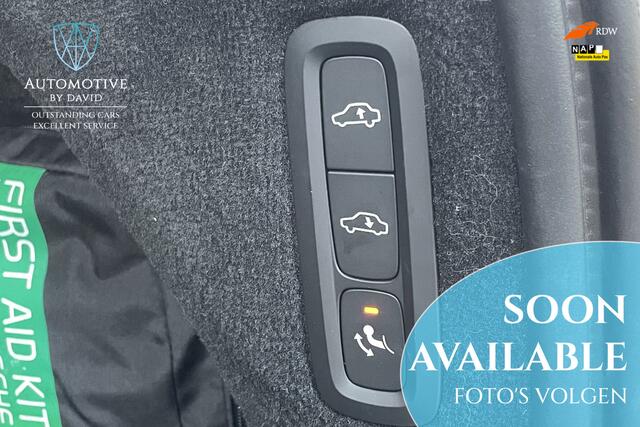 Volvo XC90 2.0 T8 408 pk TE AWD INSCRIPTION AUTOMAAT / B&W / LUCHTVERING / 7-PERSOONS / TREKHAAK / BOWERS & WILKINS / PANORAMADAK / ADAPTIEVE CRUISE CONTROL / 360 CAMERA
