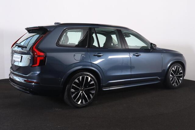 Volvo XC90 T8 Recharge AWD Ultra Dark - Luchtvering - Panorama/schuifdak - IntelliSafe Assist & Surround - 360º Camera - Bowers & Wilkins audio - Adaptieve LED koplampen - Verwarmde voorstoelen, stuur & achterbank - Parkeersensoren voor & achter - Elektr. bedienb. v