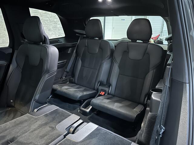 Volvo XC90 T8 AWD R-Design | Pine-Grey! | 360 Camera | ACC | Panorama | Pilot-Assist | Head-Up | Harman-Kardon | Keyless-Entry | 7 Persoons | Trekhaak | 2x Memory | Stoelverwarming V+A | Zwarte-Hemel | Full-LED | Sportstoelen | Stuurverwarming | Standkachel | Black-