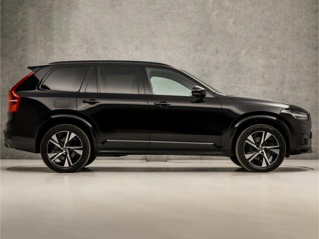Volvo XC90 2.0 T8 Recharge AWD R-Design Inscription 7 Persoons 391Pk Automaat (PANORAMADAK, MEMORY SEATS, HARMAN/KARDON, 360 CAMERA, TREKHAAK, LEDER, STUUR/STOELVERWARMING, ZWART HEMEL, ADAPTIVE CRUISE, KEYLESS, NIEUWSTAAT)