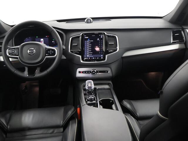 Volvo XC90 2.0 T8 Recharge AWD Ultimate Dark | 360 Camera | Licht-Pakket | Bowers & Wilkins Sound | Trekhaak | Sportstoelen | DAB | Seat-Comfort-Pakket | Apple CarPlay/Android Auto | Panoramadak | 12,3" Display | HUD | Adaptieve Cruise Control | Luchtvering |