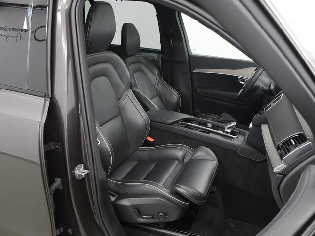 Volvo XC90 2.0 T8 Recharge AWD Ultimate Dark | 360 Camera | Licht-Pakket | Bowers & Wilkins Sound | Trekhaak | Sportstoelen | DAB | Seat-Comfort-Pakket | Apple CarPlay/Android Auto | Panoramadak | 12,3" Display | HUD | Adaptieve Cruise Control | Luchtvering |
