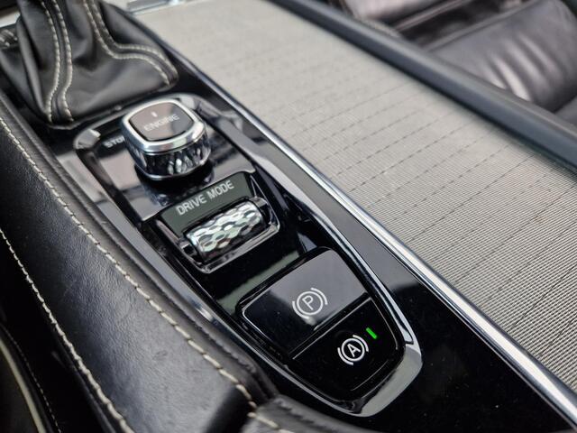 Volvo XC90 2.0 T5 AWD R-Design 7-Zits | Open Dak | Stoelverwarming | BSD | Trekhaak | LED | PDC |