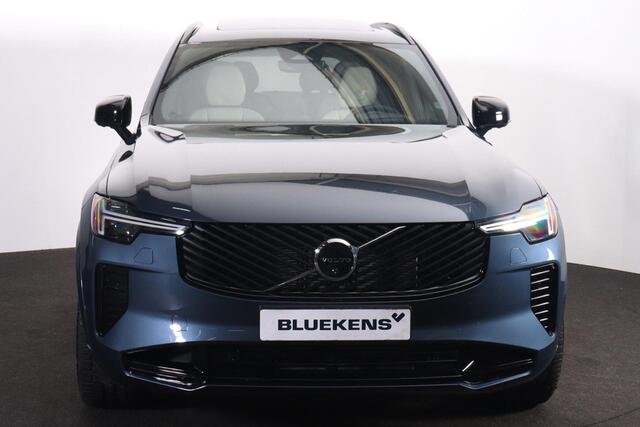 Volvo XC90 T8 Recharge AWD Ultra Dark - Luchtvering - Panorama/schuifdak - IntelliSafe Assist & Surround - 360º Camera - Bowers & Wilkins audio - Adaptieve LED koplampen - Verwarmde voorstoelen, stuur & achterbank - Parkeersensoren voor & achter - Elektr. bedienb. v