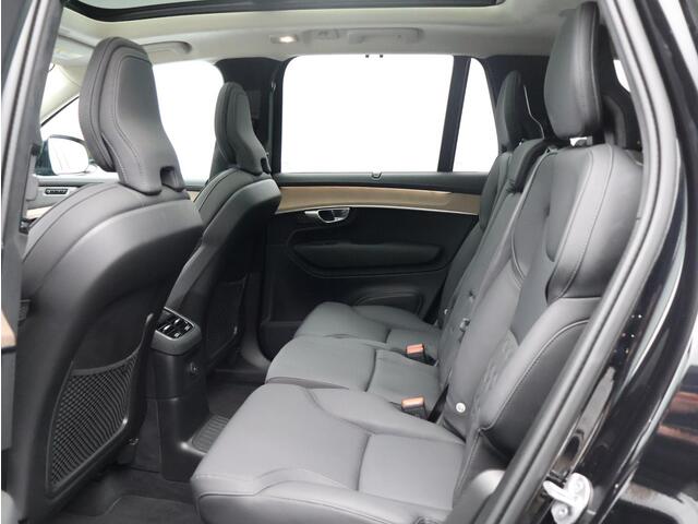 Volvo XC90 T8 Plug-in hybrid AWD Ultra Dark / Luchtvering / Head-Up Display / Pano. dak / 360 camera / Stoel-, stuur-, achterbankverwarming / Harman Kardon / Elektr. stoelverstelling / Blis