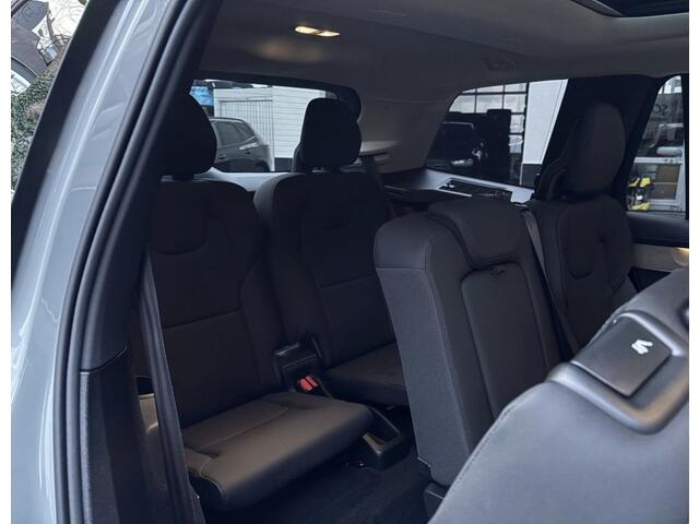 Volvo XC90 T8 Plus Dark Facelift Plug-in hybrid AWD ** Trekhaak ** HUD ** Panodak ** 360 camera ** Bowers & Wilkins