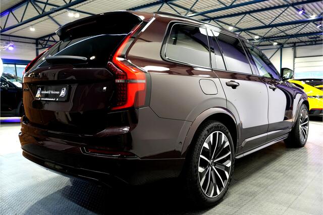 Volvo XC90 2.0 T8 AWD 335kW/456pk Aut8 Recharge Ultra Dark 7P LUCHTVERING + BOWERS&WILKINS + EL. TREKHAAK + PANORAMADAK + MASSAGE + HEAD-UP + STOEL-&STUURVERWARMING + LEDEREN DASHBOARD + 360 CAMERA + ACHTERBANKVERWARMING + 21" LM-VELGEN!