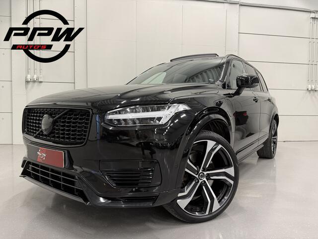 Volvo XC90 T8 Recharge AWD R-Design PANO/B&W/LUCHTVERING/HEAD-UP/360CAMERA/MASSAGE+VENTILATIE/22"LMV/DONKERE-HEMEL/BLACK ALL BLACK EDITION/VOLLEDIGE VOLVO DEALER HISTORIE