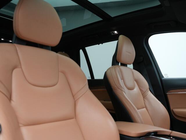 Volvo XC90 T8 Twin Engine AWD Inscription 7 Persoons Plug In Hybrid 394pk Dealer O.H. PHEV | Panodak | Adaptive Cruise | Luxe Lederen Sportstoelen Memory & Verwarmd | 360 Camera | Head Up | Harman Kardon | Apple Carplay | Blis | Virtual | Navigatie | 21"L.M |