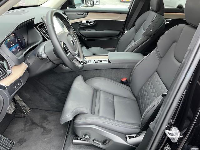 Volvo XC90 T8 Plug-in hybrid AWD Ultra Bright | Google | Long Range | Harman Kardon Audio | Lederen Bekleding | Adaptieve Cruise Control | 360 Camera | Head-Up Display | Elek. Stoelen | Getint Glas | Luchtvering | Stoel-/Stuurverwarming | Memory | Keyless | Schuif-/