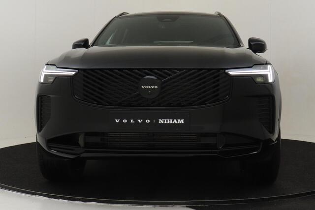 Volvo XC90 II T8 PLUG-IN HYBRID AWD PLUS BLACK EDITION -PANO.DAK|HARMAN/KARDON|LUCHTVERING|360°CAM|HEAD-UP DISP.|PRIVACY.GLAS|SPORTSTOELEN *NW.PRIJS ¤102.477,-*