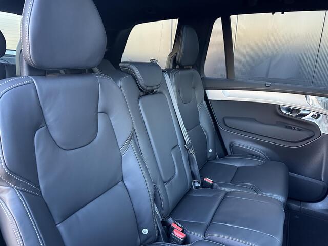 Volvo XC90 2.0 T8 Plug-in hybrid AWD Ultra Dark 22 inch/ luchtvering/ Bowers & Wilkens / extra getint glas/ massagestoelen met ventilatie