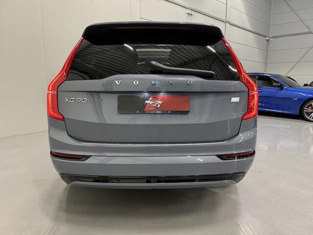 Volvo XC90 T8 Recharge AWD R-Design PANO/TREKHAAK/LUCHTVERING/B&W/22"/360CAMERA/MASSAGE+VENTILATIE/HEAD-UP/NAPPA LEER ZWART/THUNDER-GREY/VOLLEDIG VOLVO DEALER HISTORIE/TOPCONDITIE