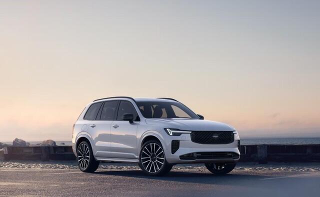 Volvo XC90 2.0 T8 Plug-in hybrid AWD Ultra Black Edition Executive | Luchtvering | Gelaagd Glas | Bowers & Wilkins | Massage & Ventilatie Stoelen | Panoramadak |