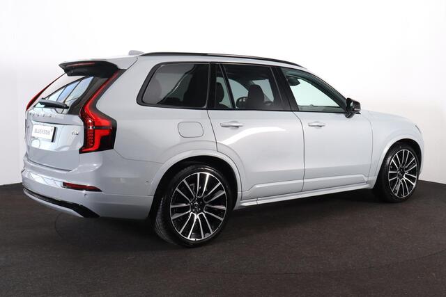 Volvo XC90 T8 Recharge AWD Ultra Dark - Luchtvering - Panorama/schuifdak - IntelliSafe Assist & Surround - 360º Camera - Bowers & Wilkins audio - Adaptieve LED koplampen - Verwarmde voorstoelen, stuur & achterbank - Parkeersensoren voor & achter - Elektr. bedienb. v