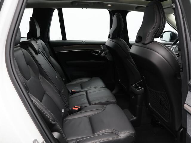 Volvo XC90 2.0 T8 Plug-in hybrid AWD Ultra Dark / Trekhaak / B&W Audio / Stoelventilatie+Massage / Luchtvering / 360 Camera / Head-Up Display / Panoramadak /