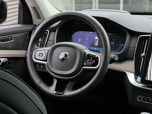Volvo XC90 2.0 T8 Plug-in hybrid AWD Ultra Dark Black Edition / Luchtvering / Panoramadak / 21" velgen / Privacy Glass / MY26