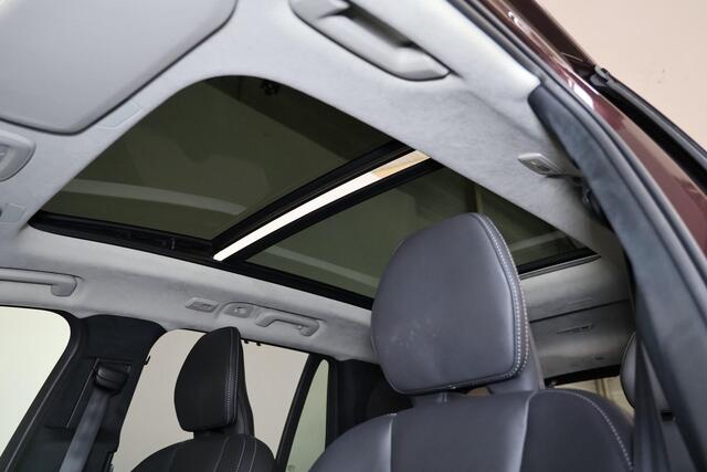 Volvo XC90 T8 Recharge AWD Ultra Dark - Luchtvering - Panorama/schuifdak - IntelliSafe Assist & Surround - 360º Camera - Bowers & Wilkins audio - Adaptieve LED koplampen - Verwarmde voorstoelen, stuur & achterbank - Parkeersensoren voor & achter - Elektr. bedienb. v