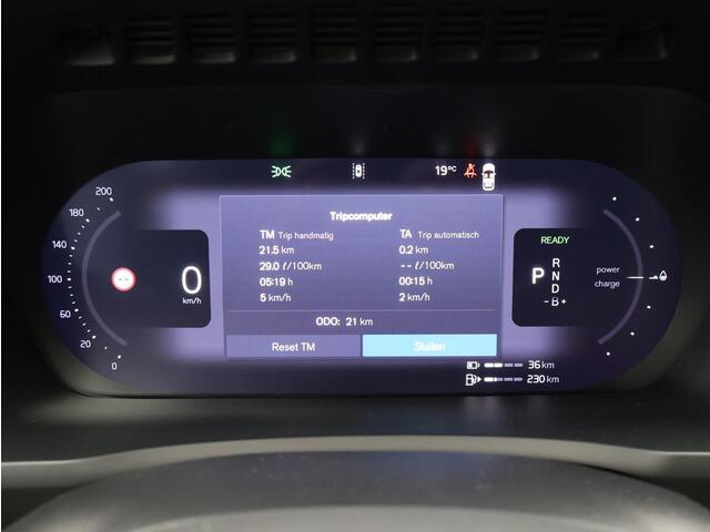 Volvo XC90 2.0 T8 Plug-in hybrid AWD Ultra Bright / Luchtvering / Head-Up Display / Stoelventilatie / Stoelmassage / 360 camera /Stuurwiel-, stoel- & achterbankverwarming / Pano. dak / Harman Kardon Audio / Elektr. stoelverstelling