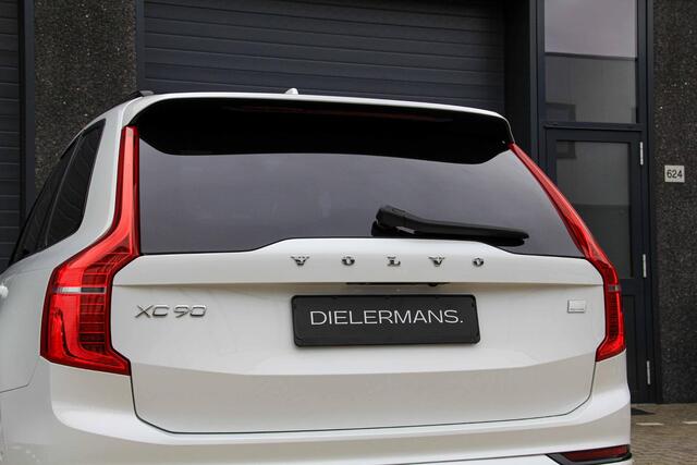 Volvo XC90 2.0 T8 Recharge AWD Ultra Dark | Vol in de opties | Panorama dak | Bowers & Wilkins | Nappa leder | Elektrische trekhaak | 22' velgen | Nieuwstaat.