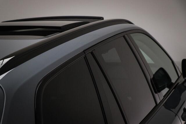 Volvo XC90 2.0 T8 Recharge AWD Ultimate Dark | LUCHTVERING | PANORAMADAK | ACHTERBANKVERWARMING | BOWER & WILKINS | HEAD UP | 360 CAMRA | TREKHAAK | 22"