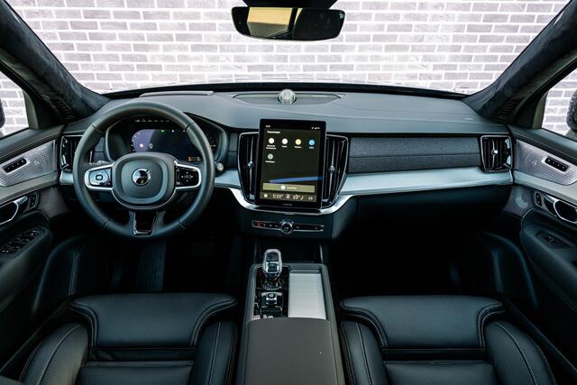 Volvo XC90 T8 Plug-in hybrid AWD Ultra Black Ed. Exec. | Google | Long Range | Ventilatie Voorstoelen | Trekhaak | Bowers & Wilkins Audio | Luchtvering | Head-Up Display | Stoel-/Stuurverwarming | Adaptieve Cruise Control | 360 Camera | Massage | Gelamineerde Zijrui