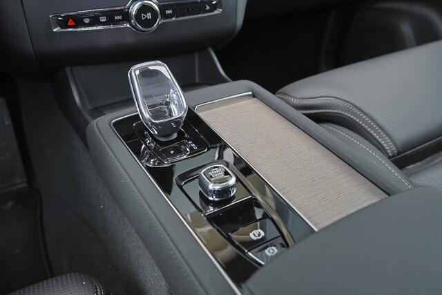 Volvo XC90 T8 Recharge AWD Plus Dark - IntelliSafe Assist & Surround - Panorama/schuifdak - Luchtvering - 360º Camera - Bowers & Wilkins audio - Adaptieve LED koplampen - Verwarmde voorstoelen, stuur & achterbank - Parkeersensoren voor & achter - Elektr. bedienb. vo