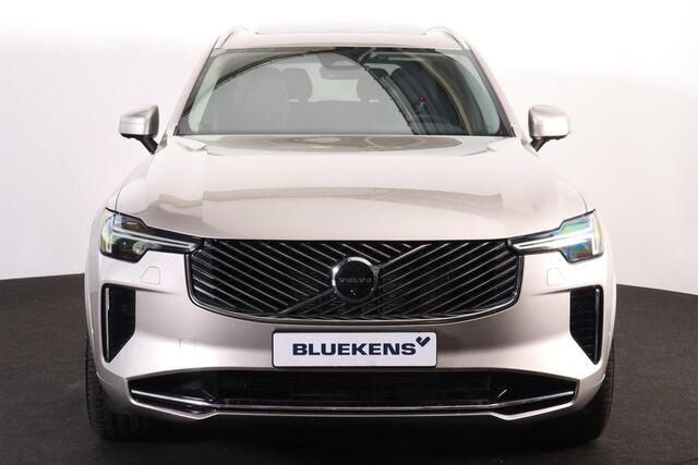 Volvo XC90 T8 Recharge AWD Plus Bright - Panorama/schuifdak - Luchtvering - IntelliSafe Assist & Surround - 360º Camera - Harman Kardon audio - Adaptieve LED koplampen - Verwarmde voorstoelen, stuur & achterbank - Parkeersensoren voor & achter - Elektr. bedienb. voo