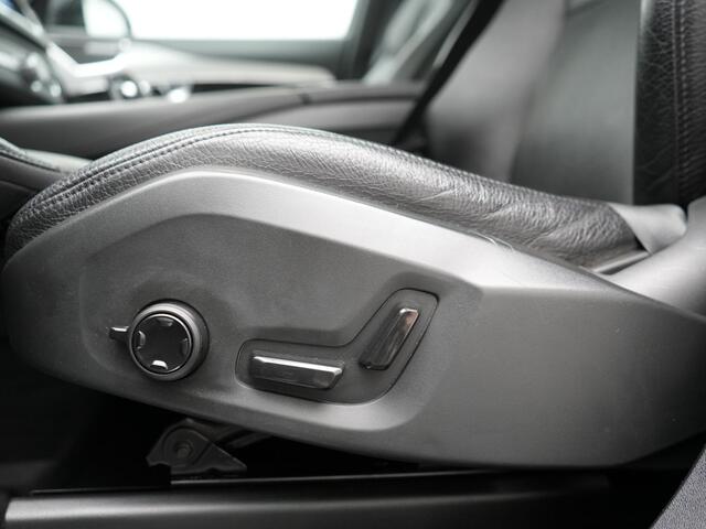 Volvo XC90 T8 Recharge AWD Inscription 7 Persoons PHEV 394pk | Panodak | Adaptive Cruise | Camera | Lederen Sportstoelen Memory & Verwarmd | Stuur Verwarmd | Keyless | Blis | Apple Carplay | Navigatie | DAB | Plug In Hybrid |