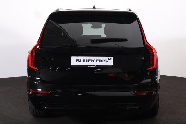 Volvo XC90 T8 Recharge AWD Ultra Dark - Luchtvering - Panorama/schuifdak - IntelliSafe Assist & Surround - 360º Camera - Bowers & Wilkins audio - Verwarmde voorstoelen, stuur & achterbank - Parkeersensoren voor & achter - Elektr. bedienb. voorstoelen met geheugen -