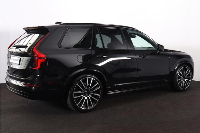 Volvo XC90 T8 Recharge AWD Ultra Dark - Luchtvering - Panorama/schuifdak - IntelliSafe Assist & Surround - 360º Camera - Bowers & Wilkins audio - Verwarmde voorstoelen, stuur & achterbank - Parkeersensoren voor & achter - Elektr. bedienb. voorstoelen met geheugen -