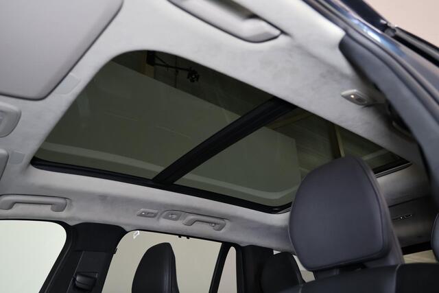 Volvo XC90 T8 Recharge AWD R-Design - Luchtvering - Panorama/schuifdak - IntelliSafe Assist & Surround - 360º Camera - Harman/Kardon audio - Adaptieve LED koplampen - Verwarmde voorstoelen, stuur & achterbank - Parkeersensoren voor & achter - Elektr. bedienb. voorst