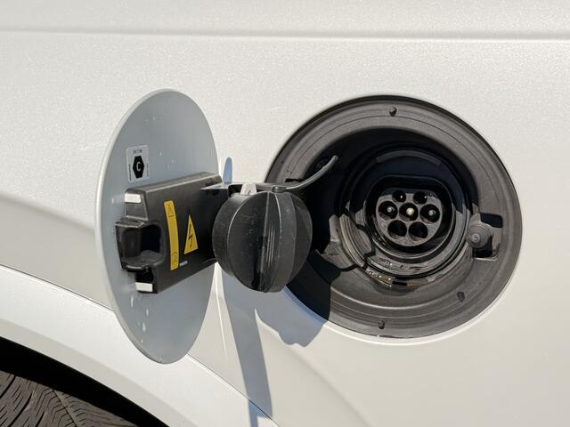 Volvo XC90 2.0 T8 Recharge AWD Core Bright | 7.P | Harman / Kardon | Leder | Elektrische Trekhaak |Achteruitrijcamera | Stoelverwarming V+A |