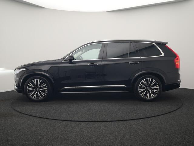 Volvo XC90 T8 Recharge AWD Plus Bright 7 Persoons LONG RANGE PHEV 455pk Dealer O.H. | Trekhaak Af Fabriek | Luchtvering | Adaptive Cruise | Harman / Kardon | Lederen Sportstoelen Ventilatie & Memory | 360 Camera | Stoelen & Stuur Verwarmd | Keyless | Blis | Google A
